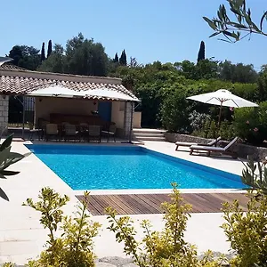  Guest house Aux Charmes De